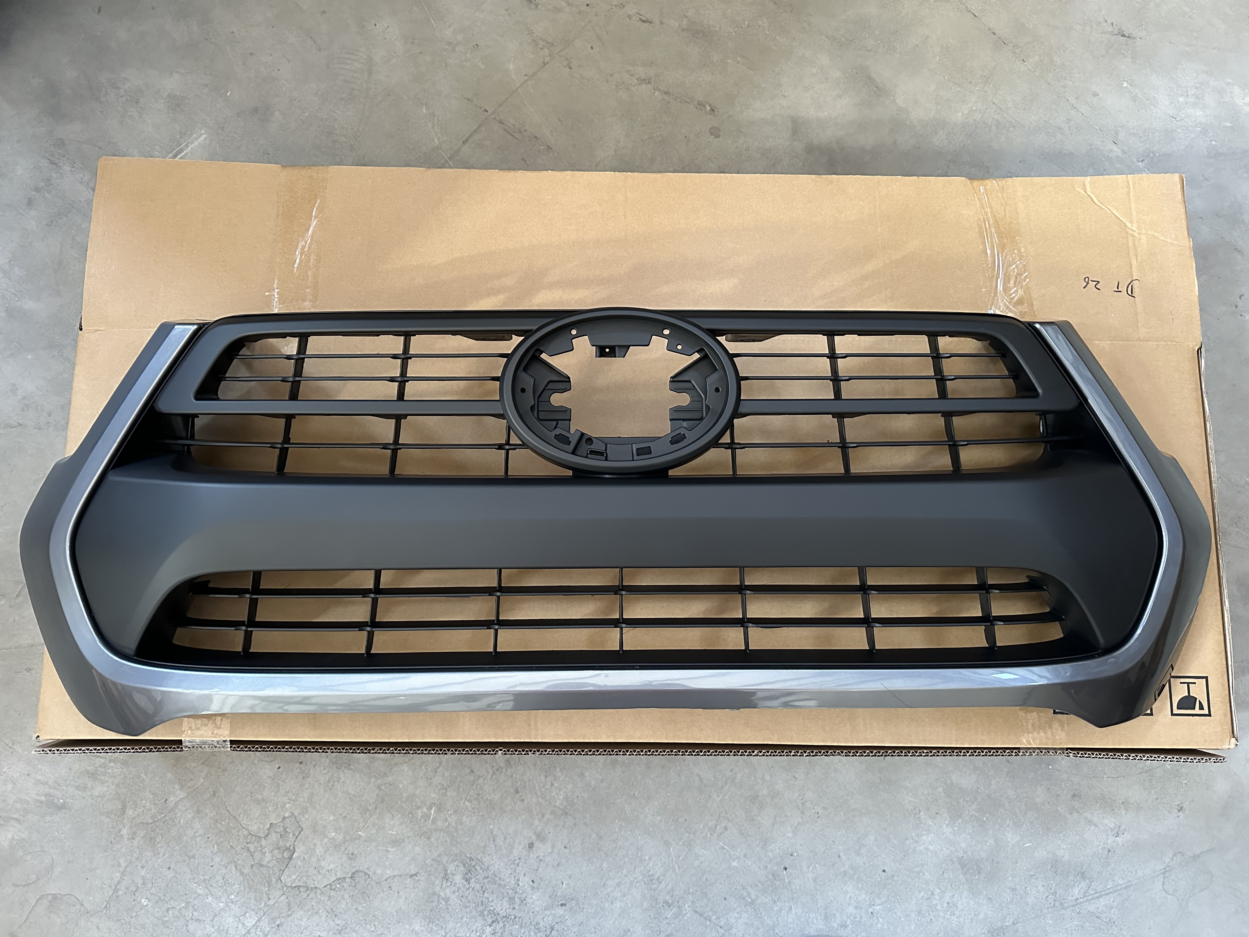 Toyota Hilux Revo 2020 Grille (Color Option)