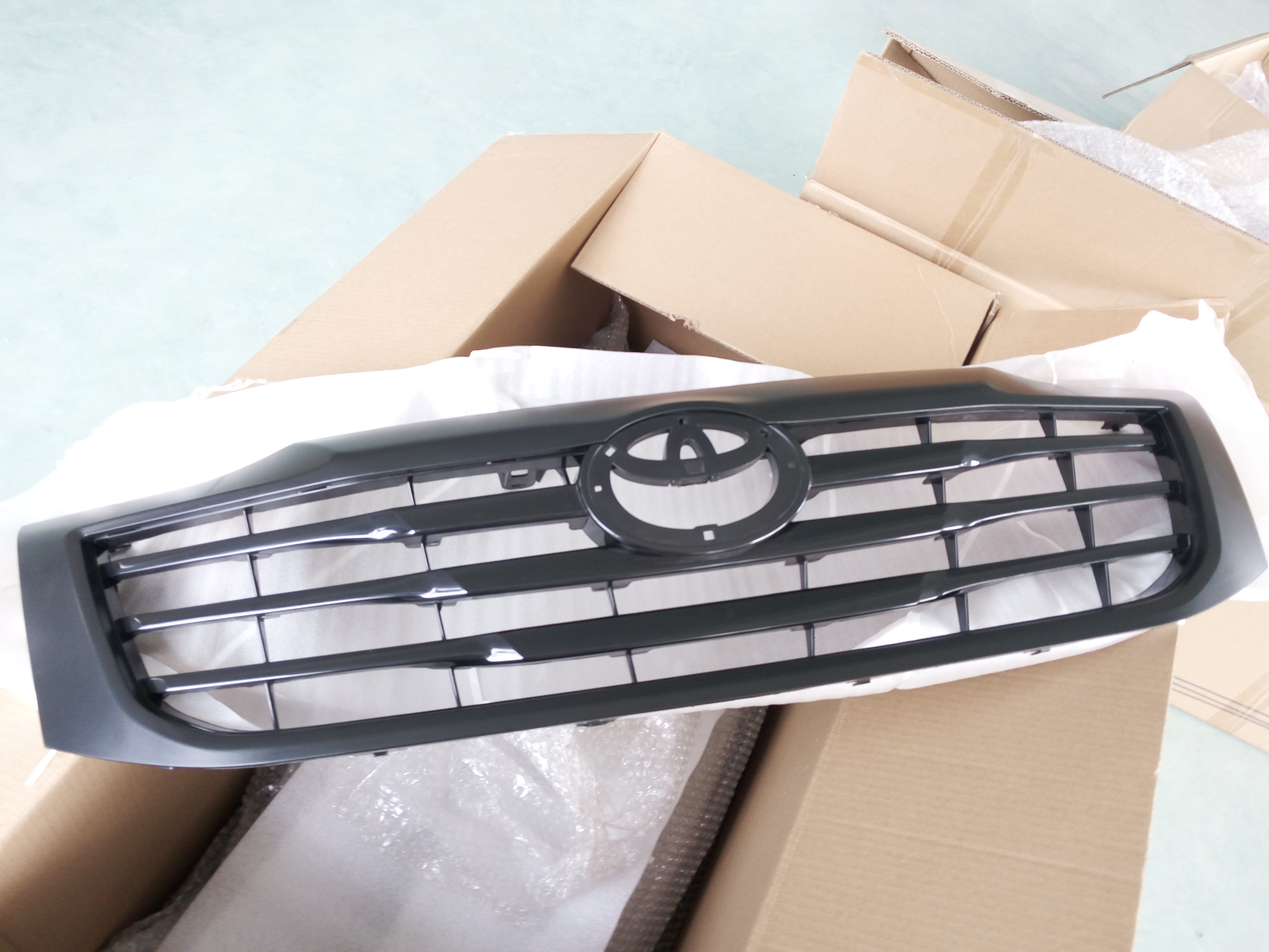 Toyota Hilux Vigo 2008 OEM Grille Half Chromed