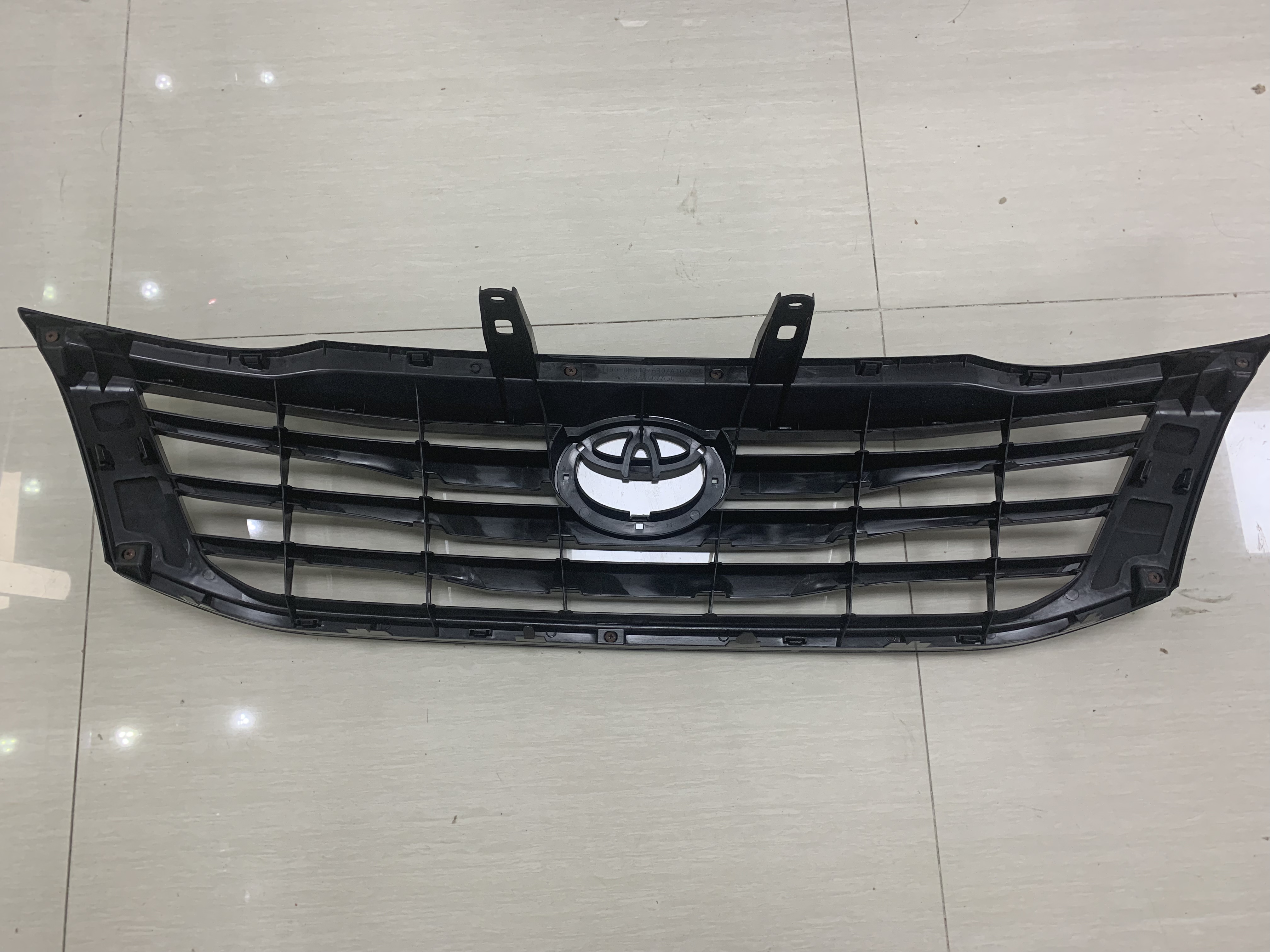 Toyota Hilux Vigo 2008 OEM Grille Half Chromed